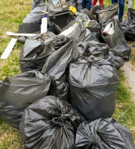 worki z odpadami zebrane podczas Trash Challeng'u
