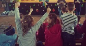 prelekcje edukacyjne w szkole podstawowej- gra w odpadowe Koło Fortuny