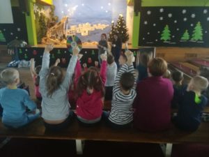 prelekcje edukacyjne w szkole podstawowej- gra w odpadowe Koło Fortuny