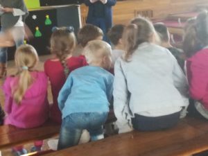 prelekcje edukacyjne w szkole podstawowej- gra w odpadowe Koło Fortuny
